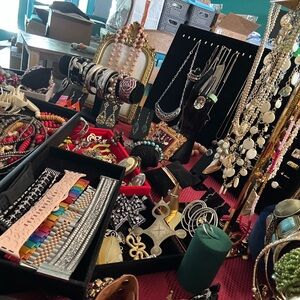 Elegant Gold and Silver Women's Necklace